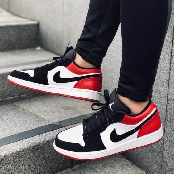 Tênis Air Jordan 1 Low Black Toe Tricolor